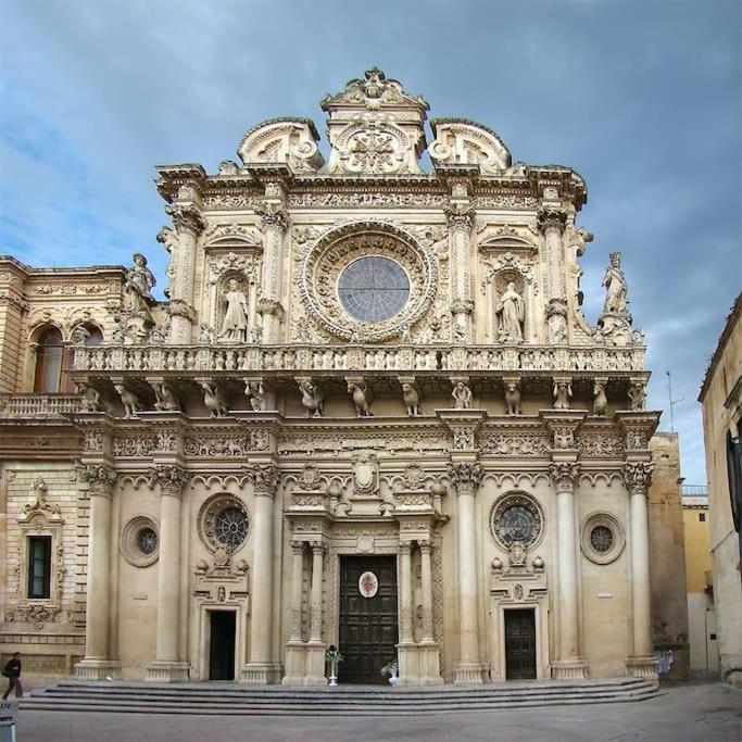 Casa Vacanze De Mari Lecce Exterior photo